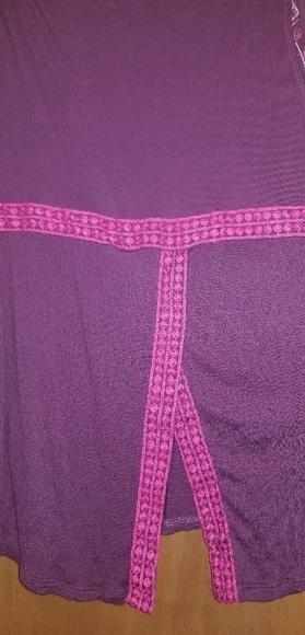 Embroidered tank w/ split back - Picture 3 of 3